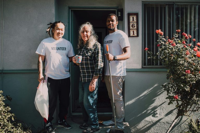 Exploring the Benefits of Volunteering and Giving Back